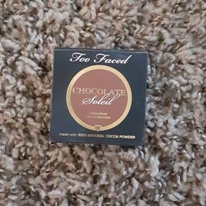 Too faced bronzer